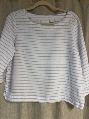 Martha Stewart linen cottage core blue and white boatneck top